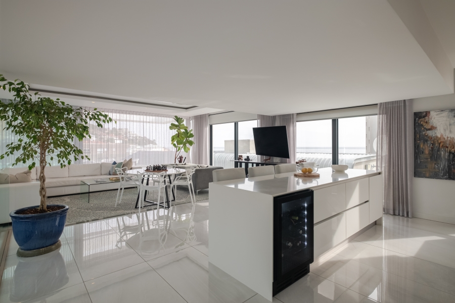 6 Bedroom Property for Sale in Bantry Bay Western Cape